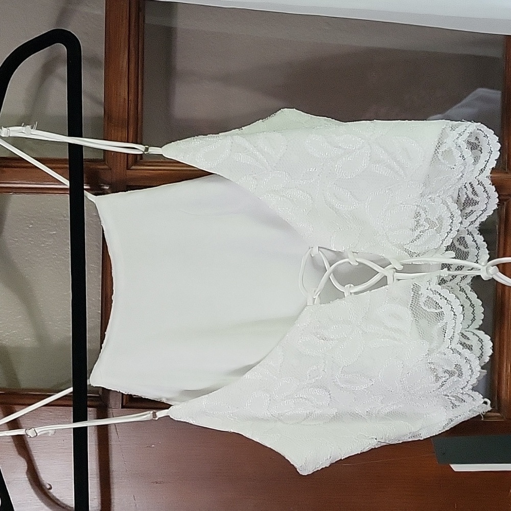 LuLus 2 piece lace crop top and long skirt - Picture 3 of 10